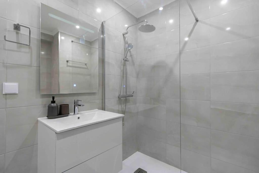 Modern Apartment Beach View Armacao de Pera Exterior photo